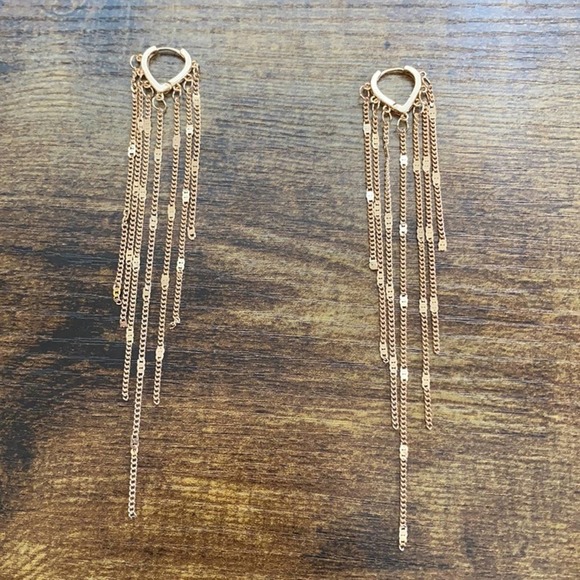 Elegant Gold Various Length Chain Dangle Earrings - Picture 6 of 8